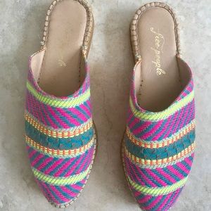 Free People Slides